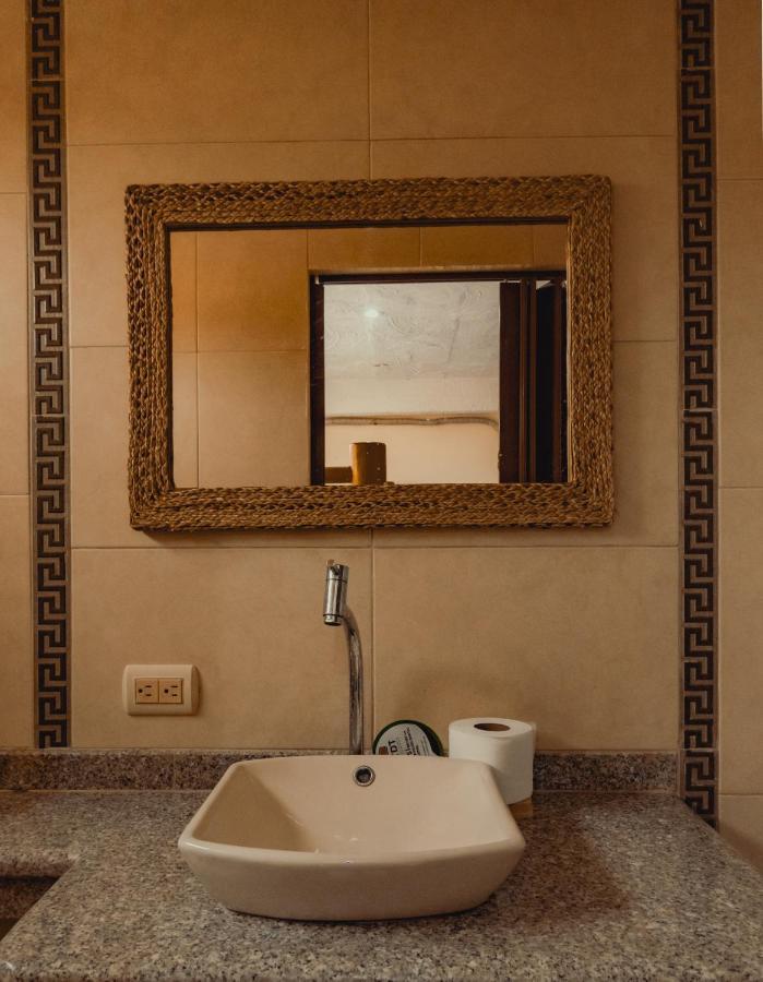 Hostal Poseidon Puerto Cayo Luaran gambar