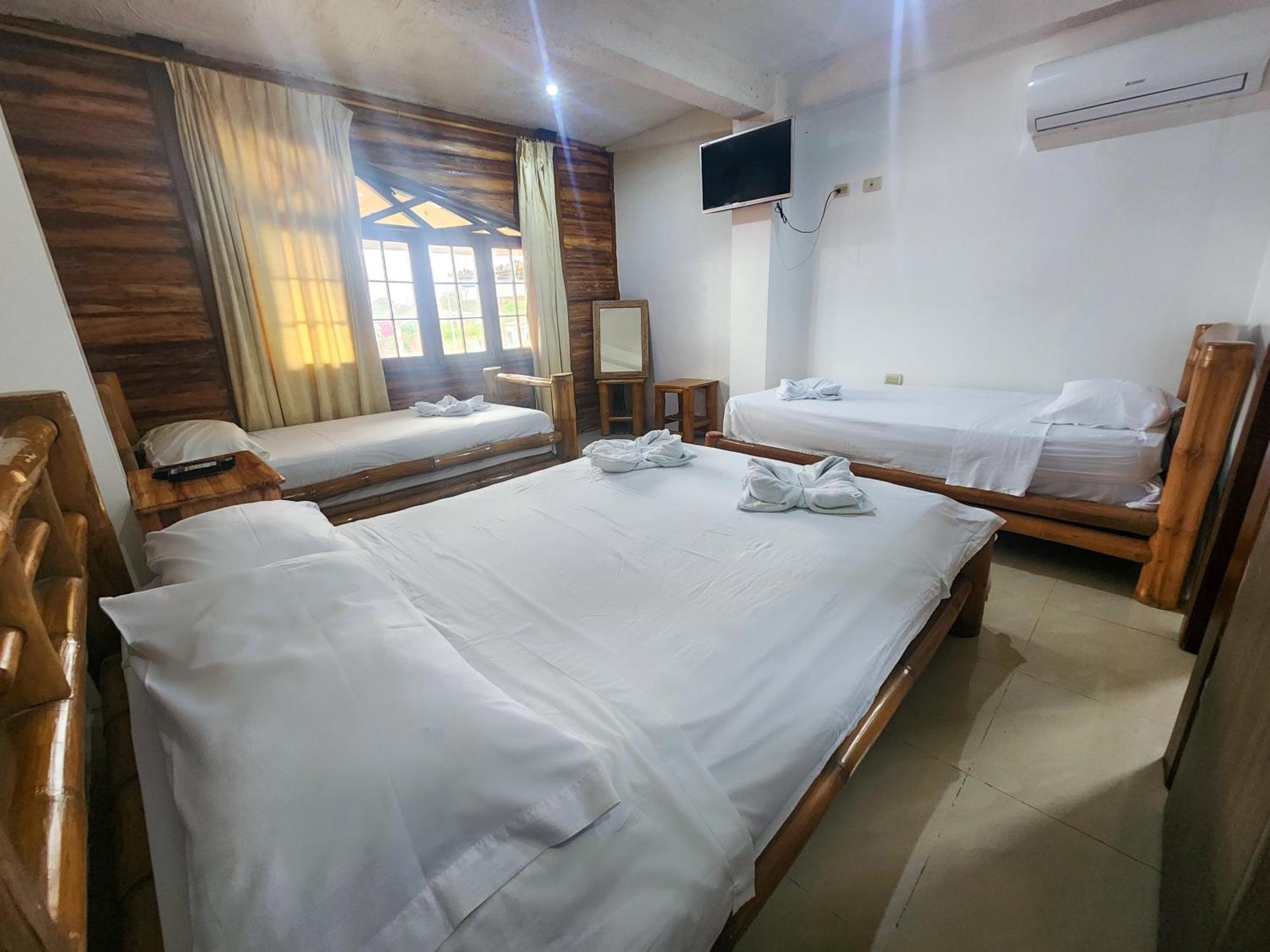Hostal Poseidon Puerto Cayo Luaran gambar