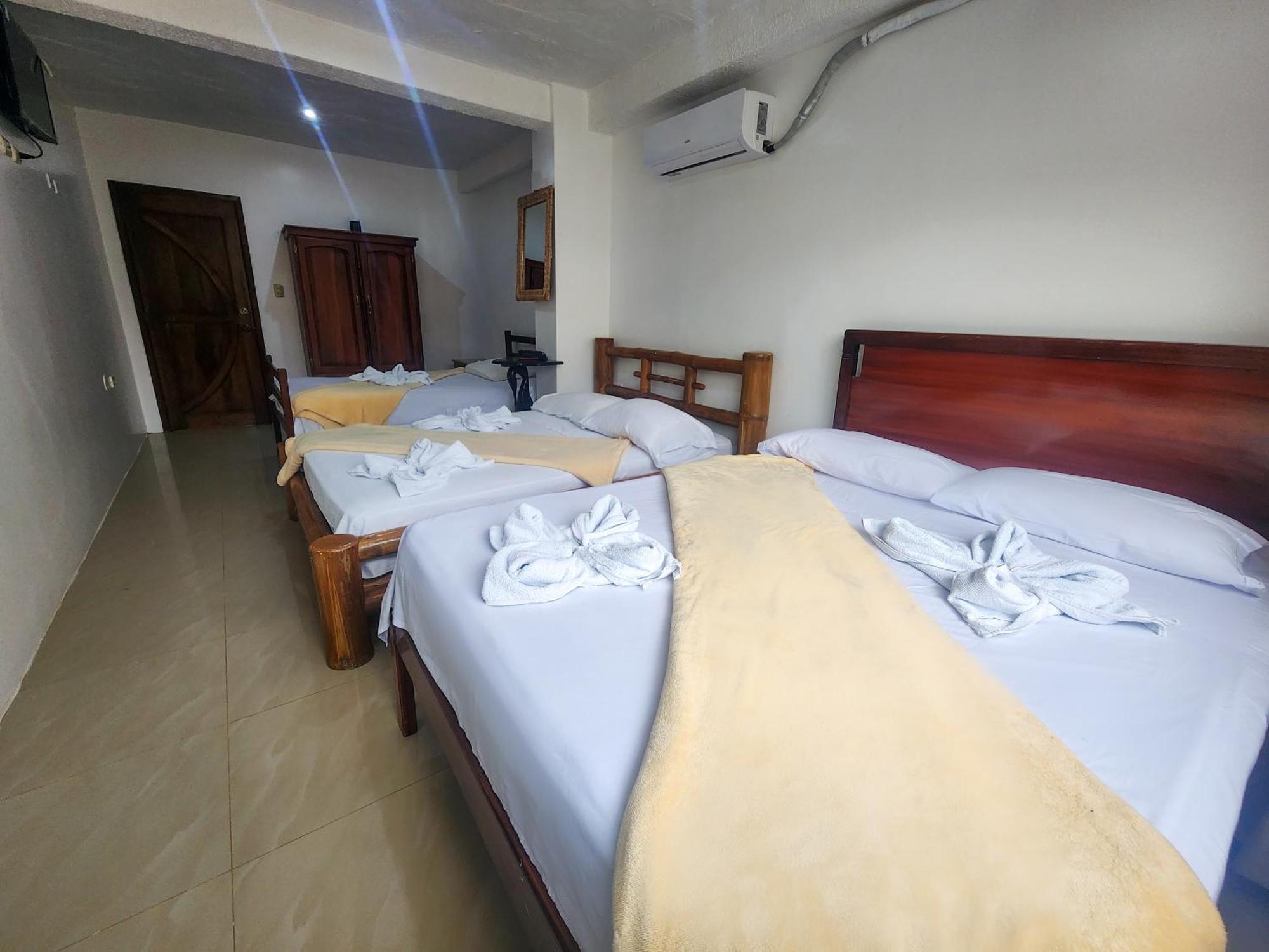 Hostal Poseidon Puerto Cayo Luaran gambar