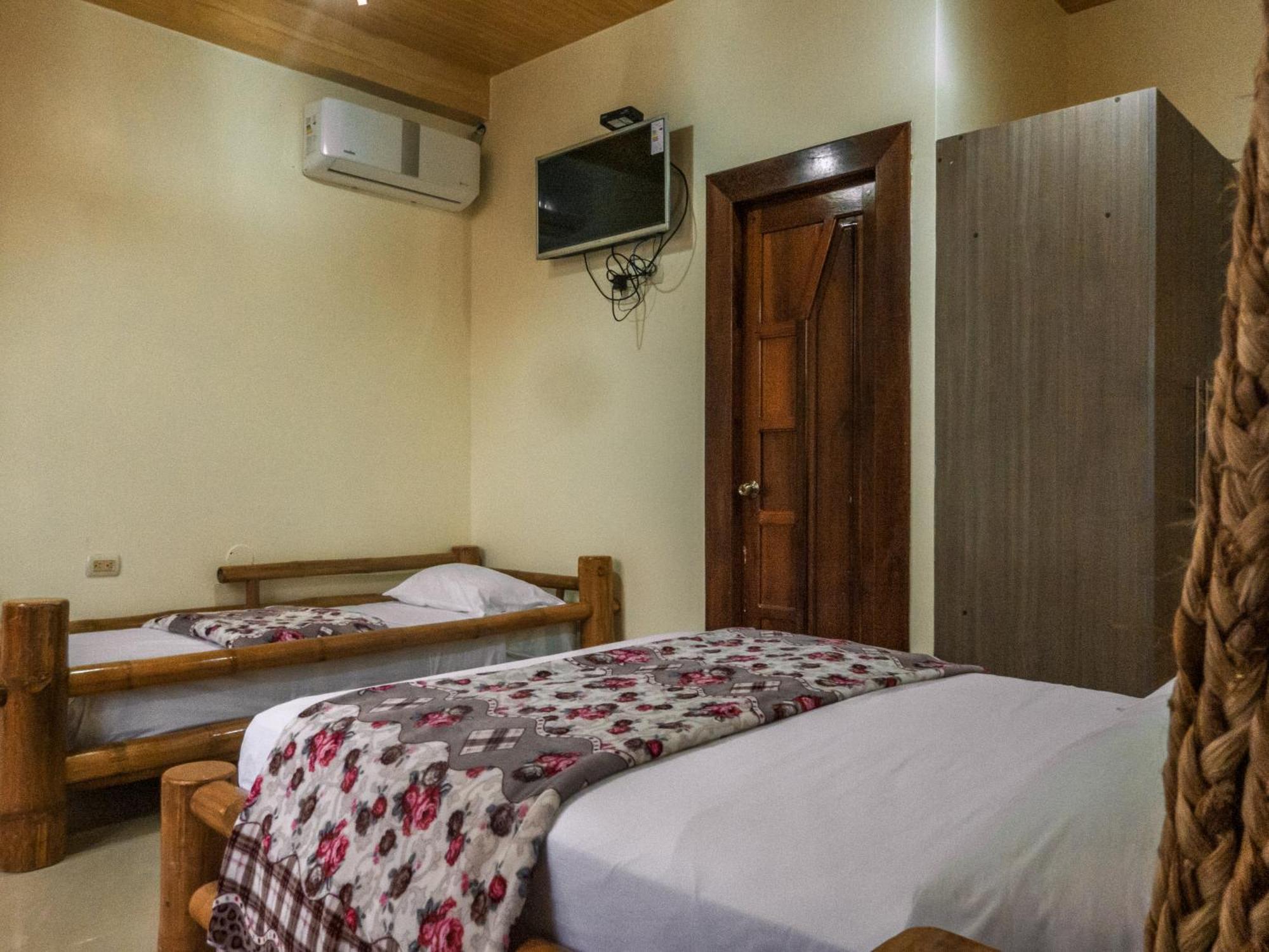 Hostal Poseidon Puerto Cayo Luaran gambar