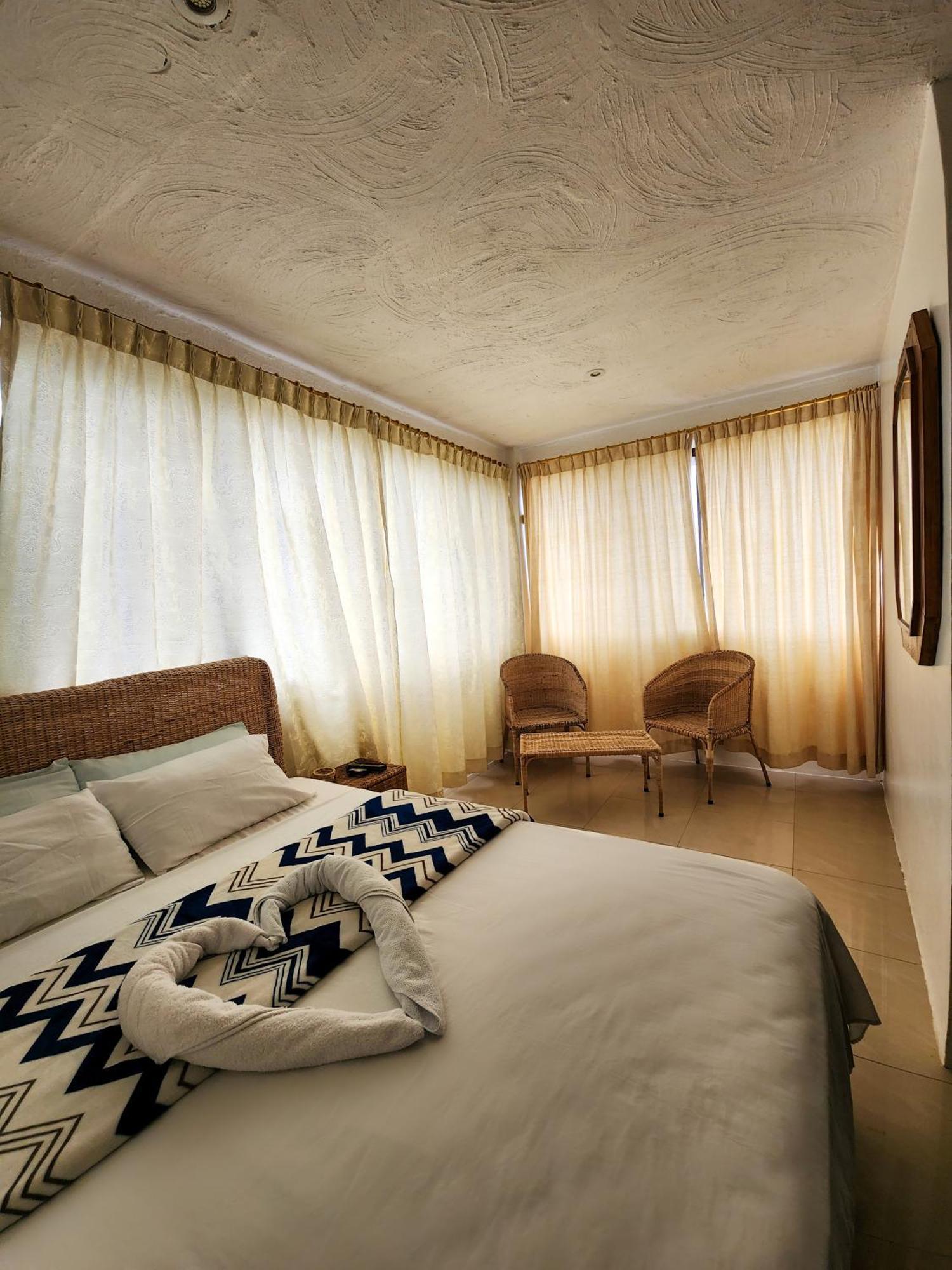 Hostal Poseidon Puerto Cayo Luaran gambar